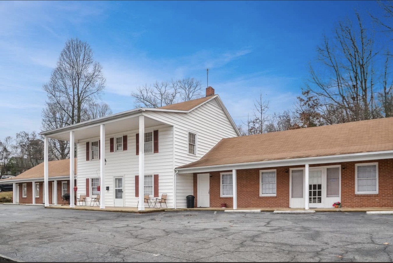 671 East Court Street - 11